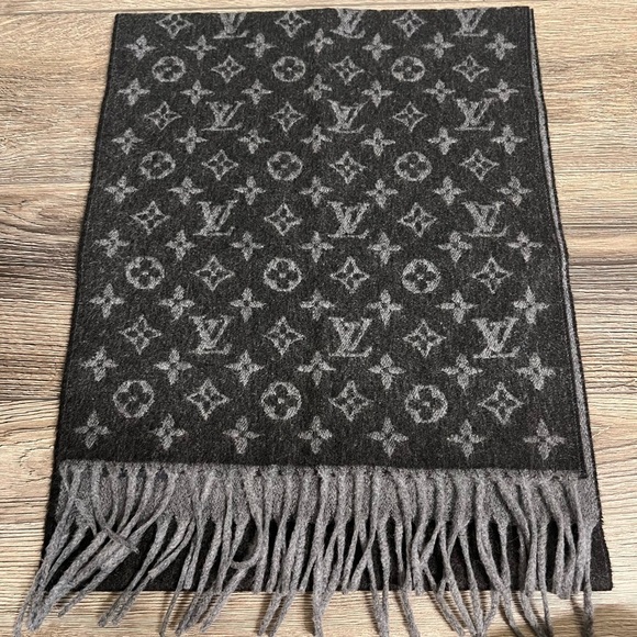 Louis Vuitton Gray‎ Black Monogram Printed Cashmere Scarf
